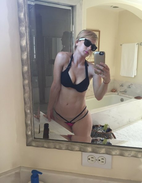 Iliza Shlesinger onlyfans leaked naked