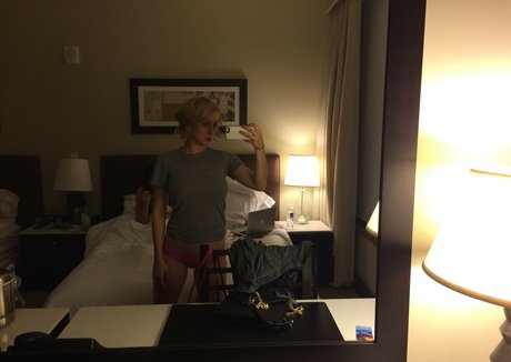 Iliza Shlesinger only fans pics