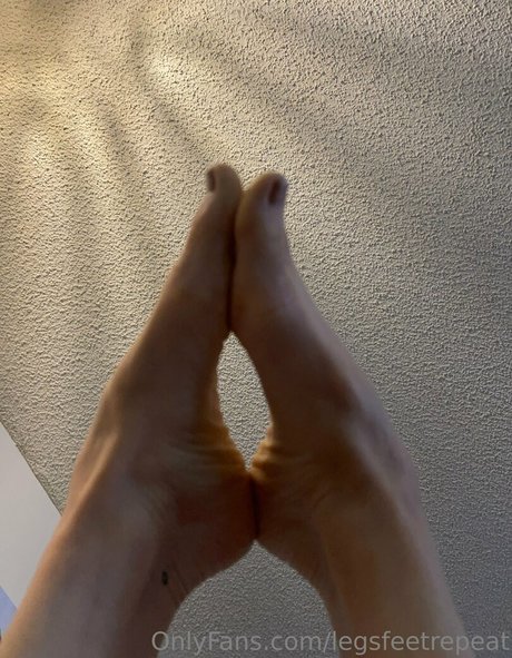 legsfeetrepeat nude porn onlyfans