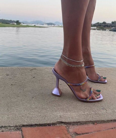 Amina Muaddi onlyfans nudes