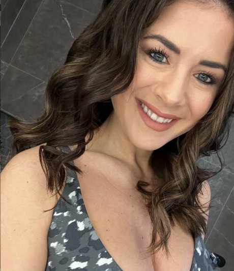 Kelly Hall leaked nudes onlyfans