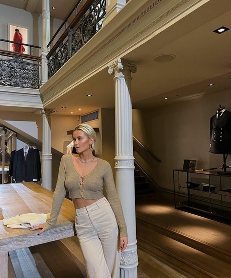 Olivia Bentley onlyfans strip