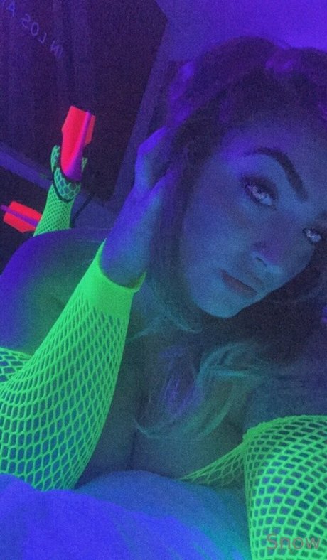 snowbunnygang420 onlyfans boobs