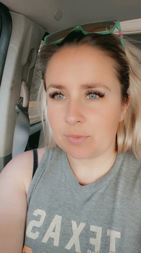 Txhoneybuns nude onlyfans porn