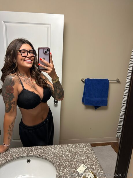 miyaacacia onlyfans leaked