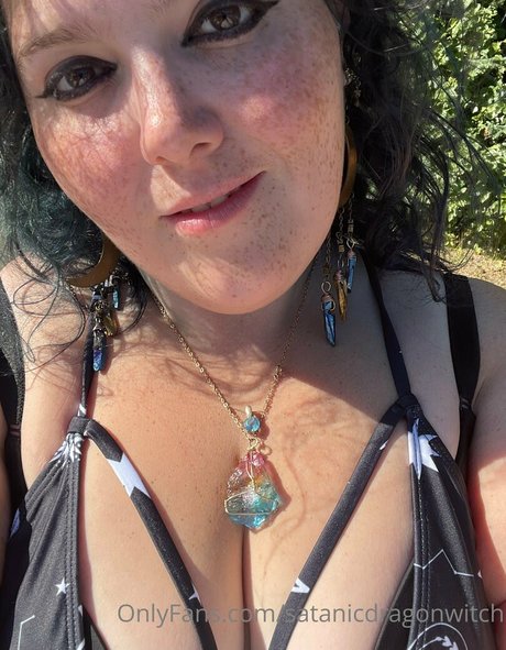 satanicdragonwitch onlyfans fotos