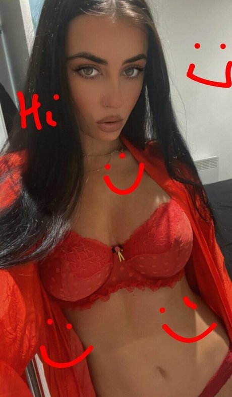 Layla Ibernon onlyfans leaked.