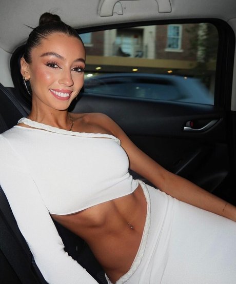 Phoebe Chakar topless onlyfans