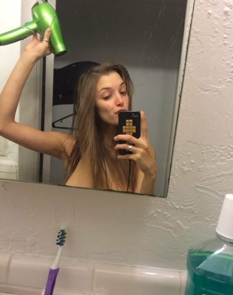 Alyssa Arce onlyfans model photos