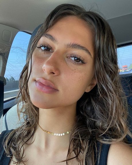 Renee Maudlena Noe onlyfans naked