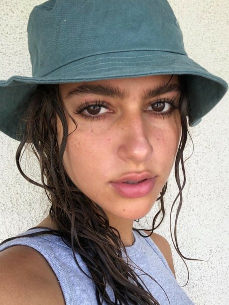 Renee Maudlena Noe leaked onlyfans