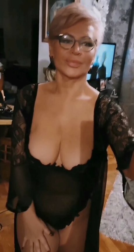 Cheri Lady is on onlyfans