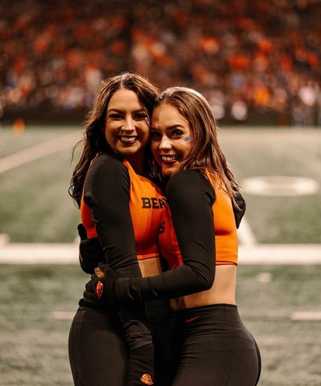 Taylor Johnson Cheer topless onlyfans