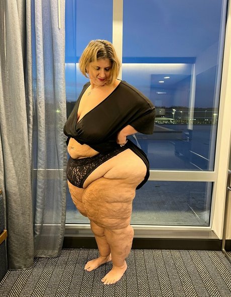 bigbootyasshley new onlyfans leaks