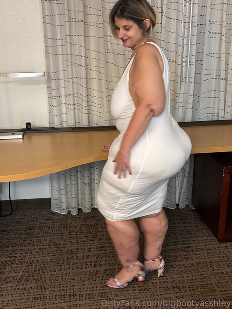 bigbootyasshley xxx onlyfans