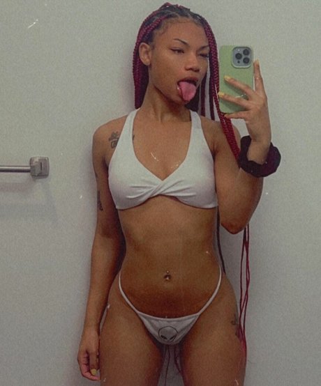 CurlyFryK onlyfans free content