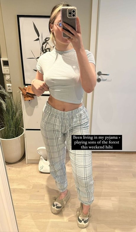 Kiiddii strip onlyfans