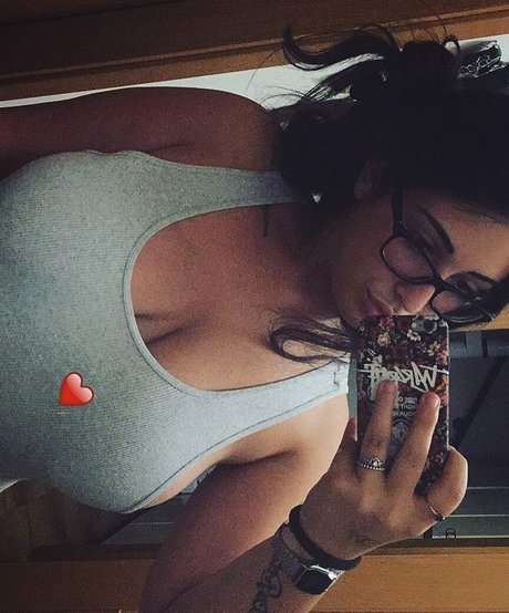 Alessia Barbarossa onlyfans explicit content