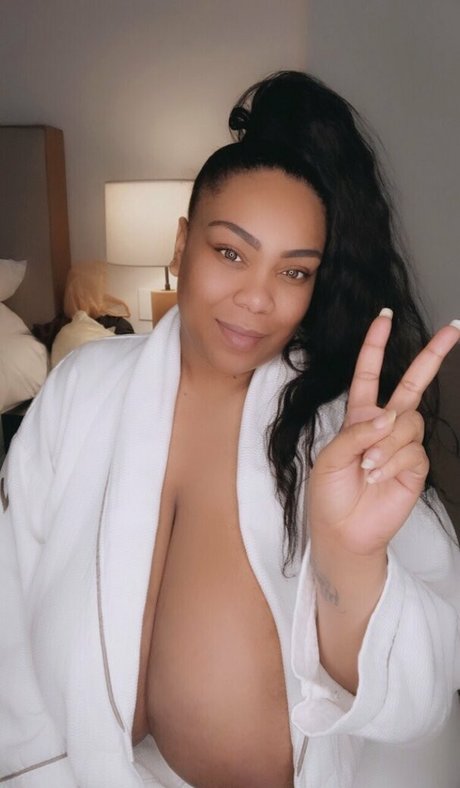 Bustydejavu only fans content