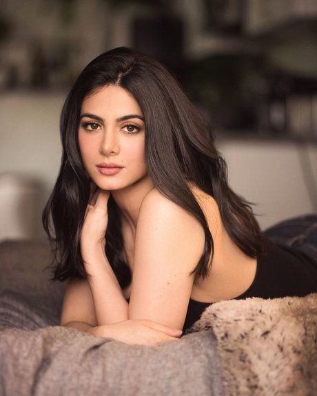 Emeraude Toubia onlyfans porn