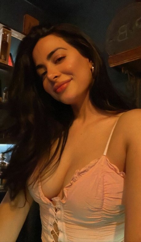 Emeraude Toubia onlyfans porn leak
