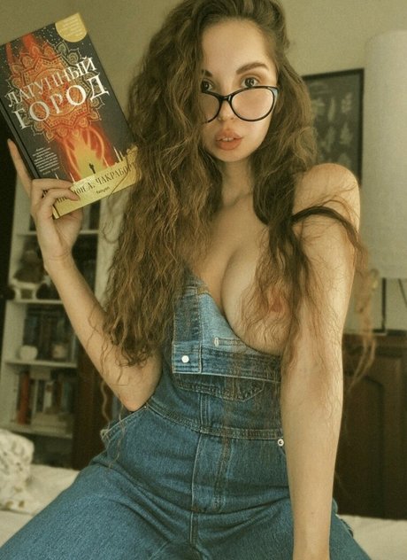 Leratlerat onlyfans leaked nude