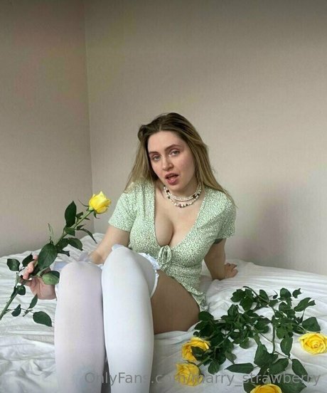 marry strawberry onlyfans leak nudes