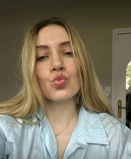 marry strawberry nude onlyfans leaked