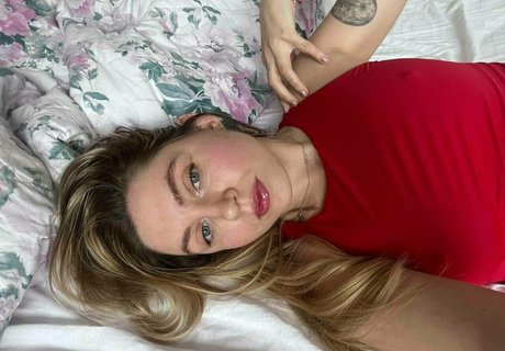 marry strawberry onlyfans content