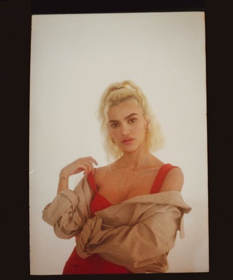 Manu Gavassi leaked onlyfans xxx