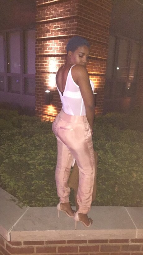 _Judy Cheekz_ onlyfans strip tease