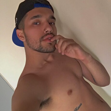 Mauri VIDE0CALL SEXTING_ strip onlyfans