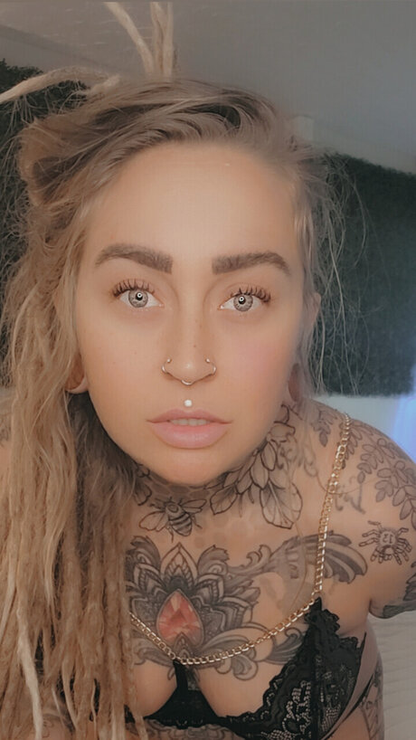 Chevi Blue nude leak onlyfans