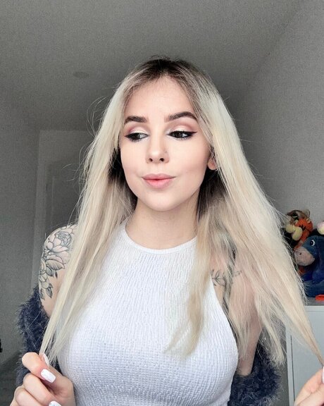 lindsey onlyfans nudes leaks