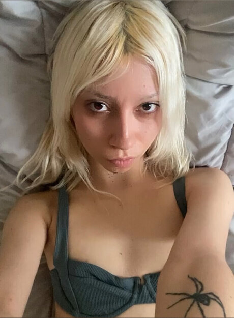 Mell Hell onlyfans leams