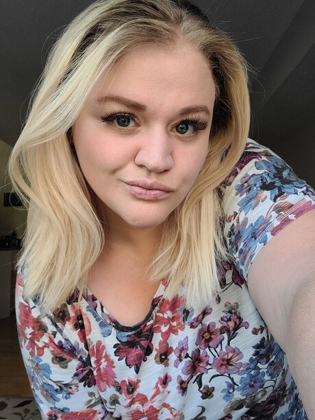 Pearl Nova free onlyfans