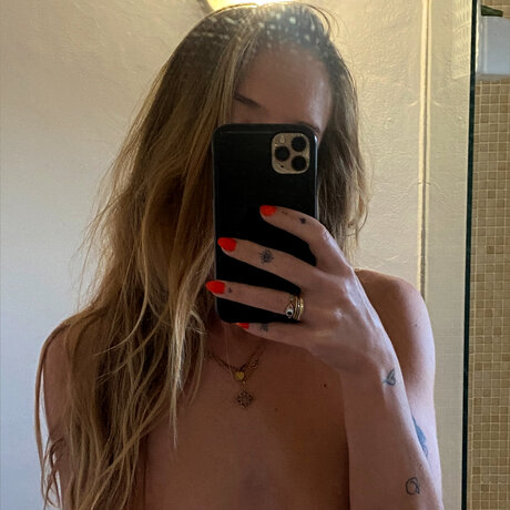 titssandtatss nude onlyfans leak