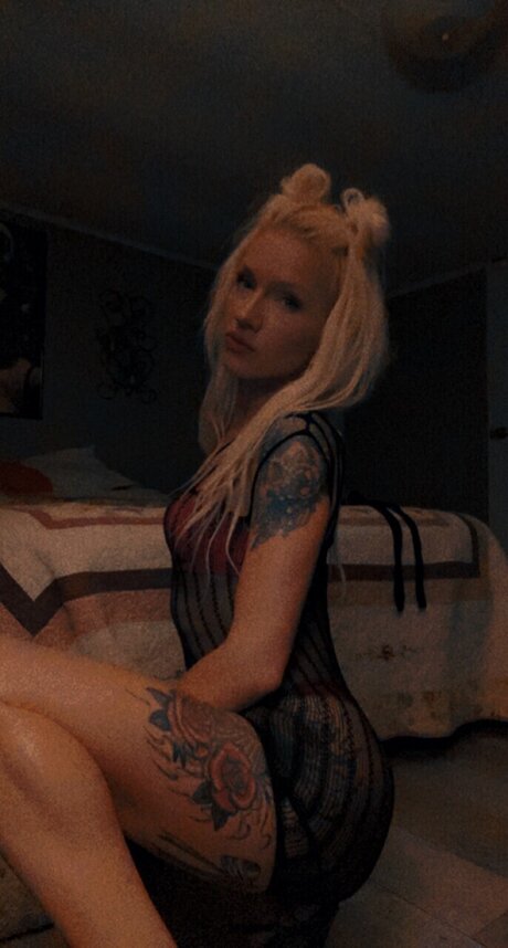 TrailerTrashBaddie only fans leaks