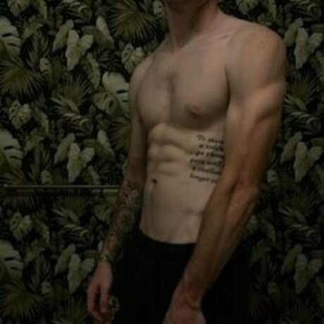 Nathan Windsor en onlyfans