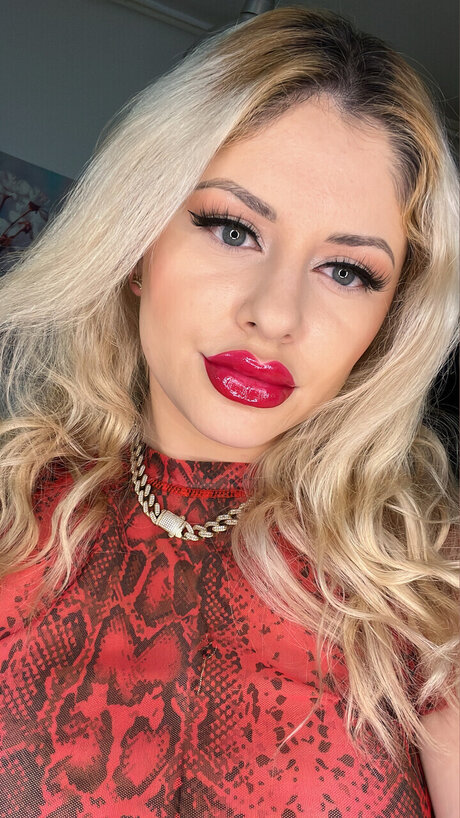 Janelle Brown onlyfans leaked