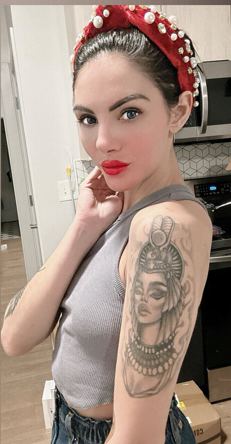 Goddess Sirene onlyfans leaked nudes