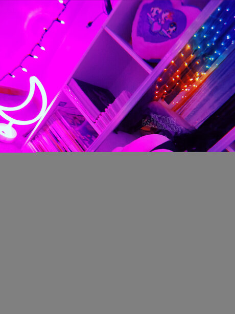 Vicki Vallencourt onlyfans leaked tits