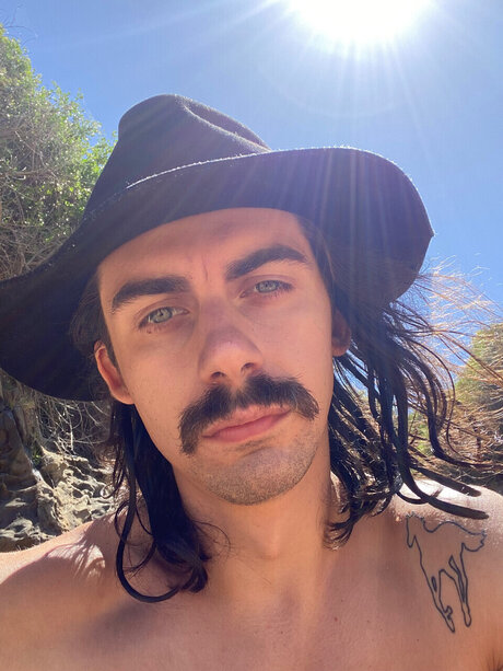 Logan Mercer onlyfans pics nude