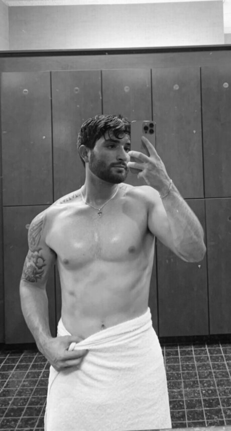 CHRIS onlyfans leaked pics