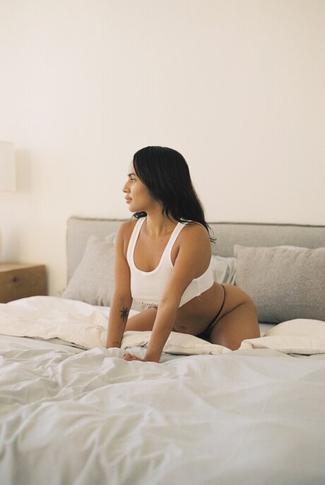 Foreign onlyfans star