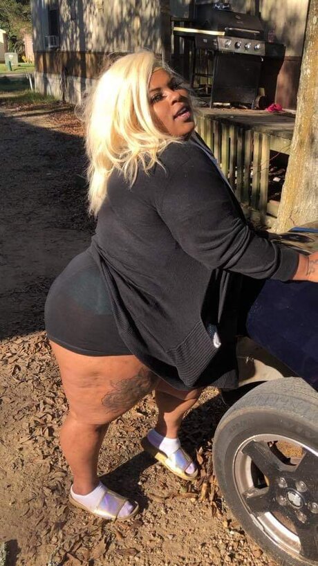 Ariane Encalade tits onlyfans