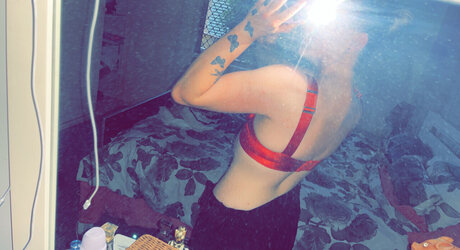 Little sub_ onlyfans creator