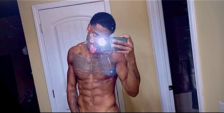 Kardi_ onlyfans strip tease