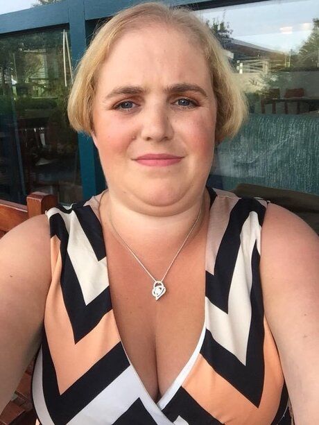 Kitkat84 topless onlyfans