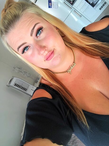 Idahelena porn onlyfans leaks